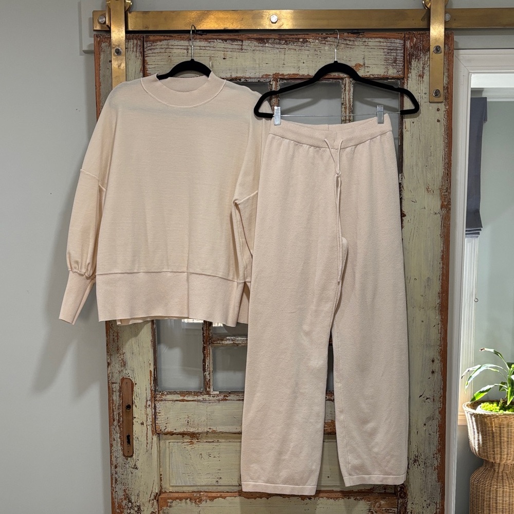 Amazon Women's Beige Crew Neck Sweater